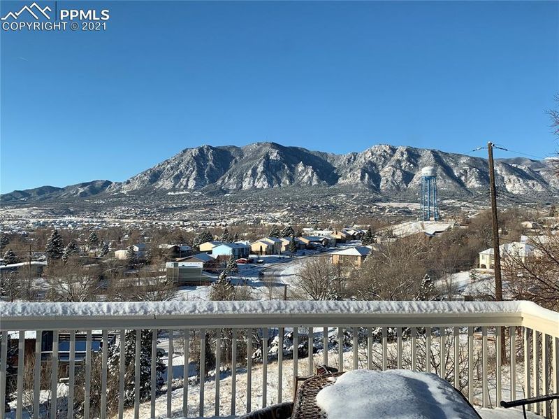 18 Westmark Ave, Colorado Springs, CO 80906