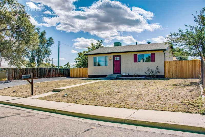 1802 E 17th St, Pueblo, CO 81001