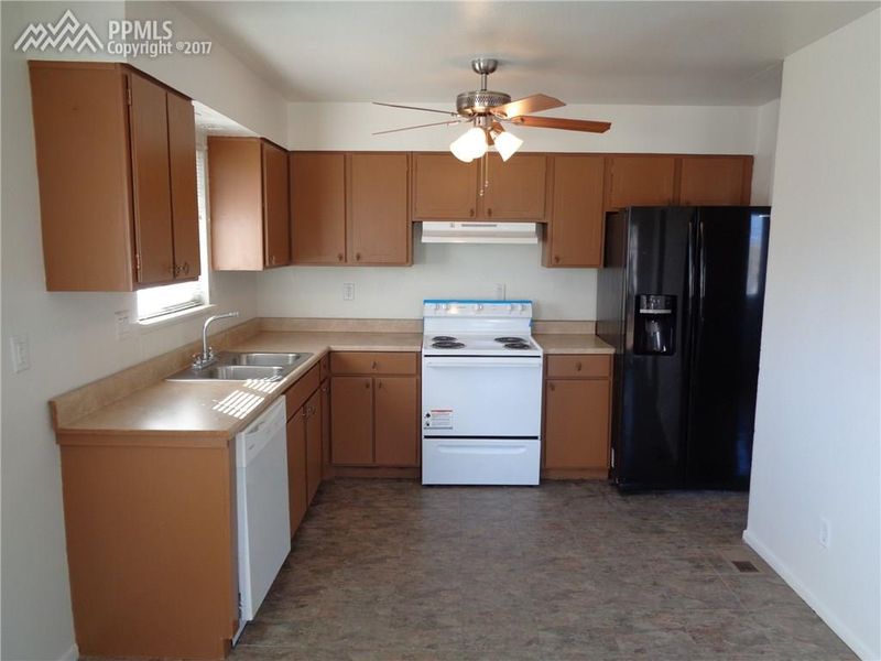 1805 Capulin Dr, Colorado Springs, CO 80910