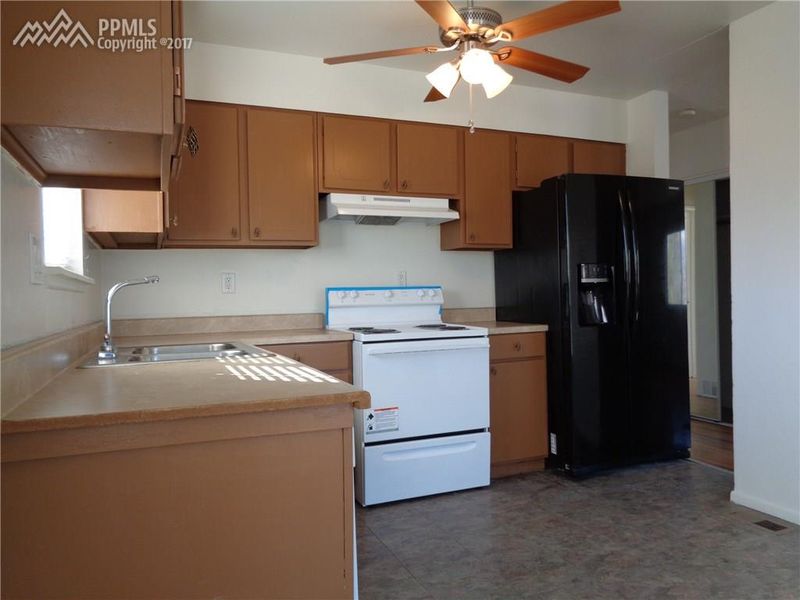 1805 Capulin Dr, Colorado Springs, CO 80910