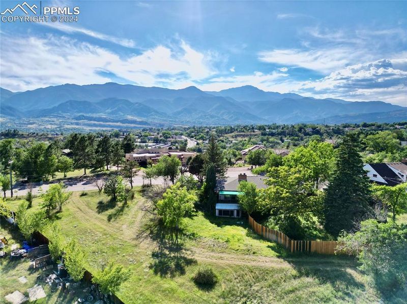 1805 Mesa Rd, Colorado Springs, CO 80904