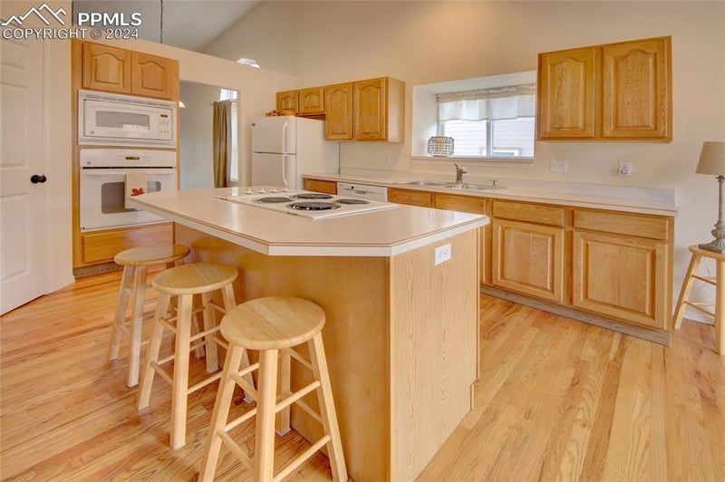 1805 Smoke Ridge Dr, Colorado Springs, CO 80919