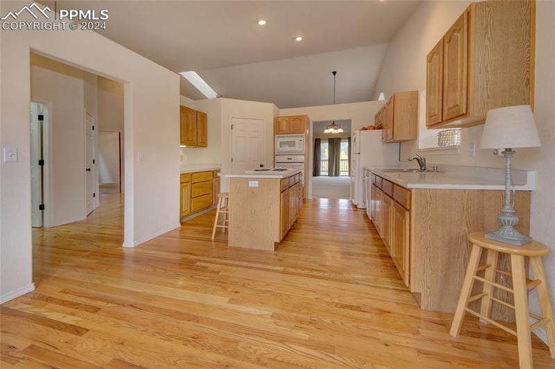 1805 Smoke Ridge Dr, Colorado Springs, CO 80919