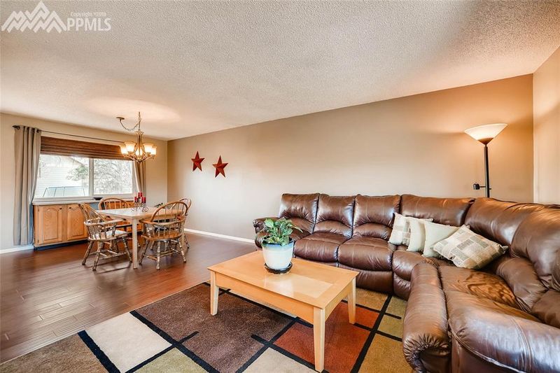 1807 Van Diest Rd, Colorado Springs, CO 80915
