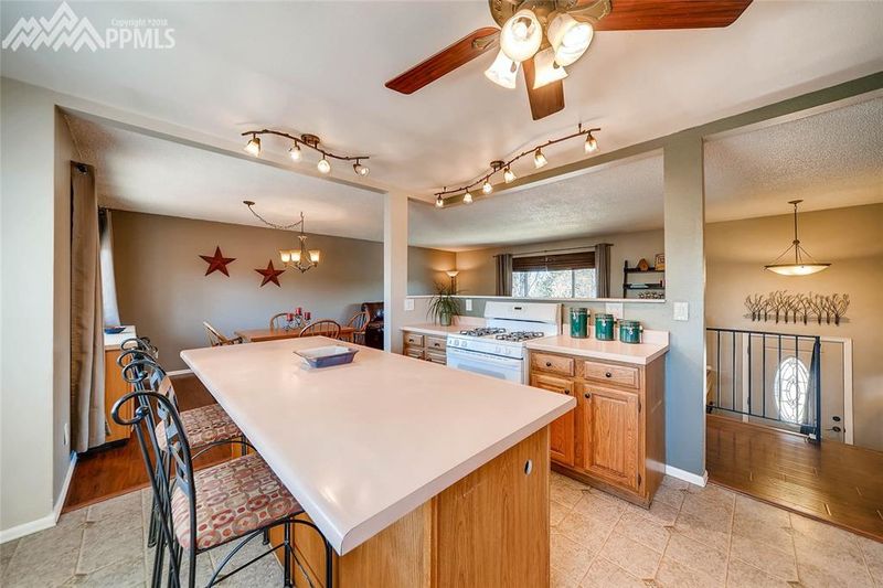 1807 Van Diest Rd, Colorado Springs, CO 80915