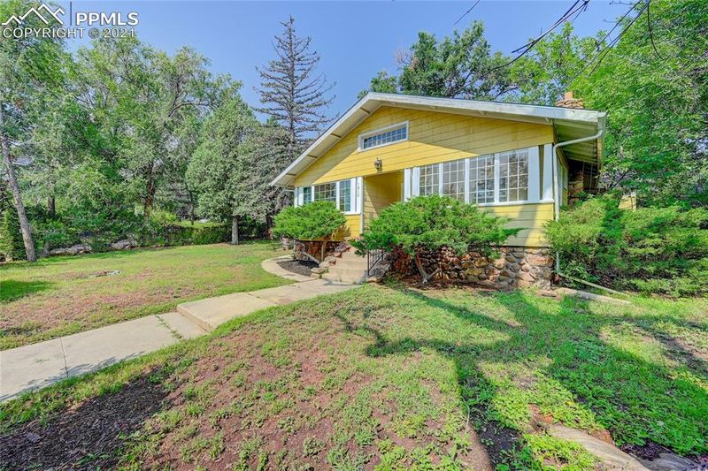 1810 Cheyenne Blvd, Colorado Springs, CO 80906
