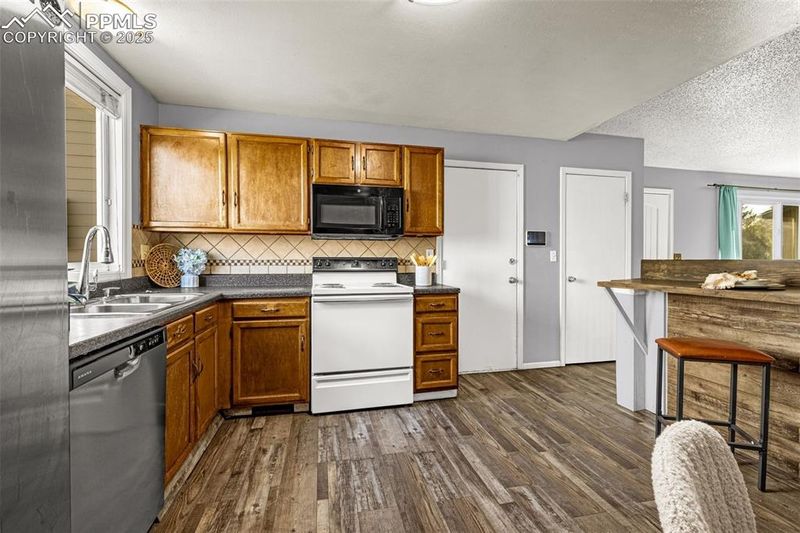 1810 Doherty Rd, Colorado Springs, CO 80916