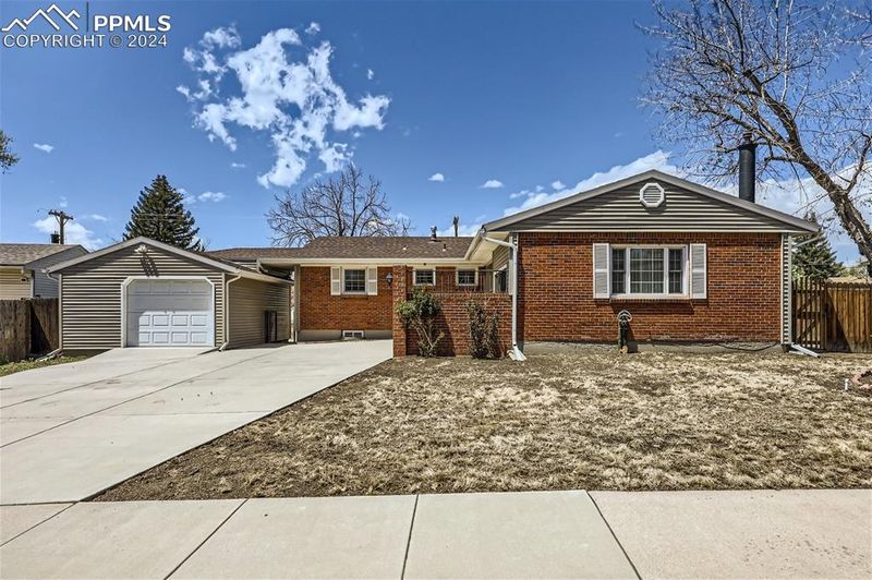 1810 Grant Ave, Colorado Springs, CO 80909