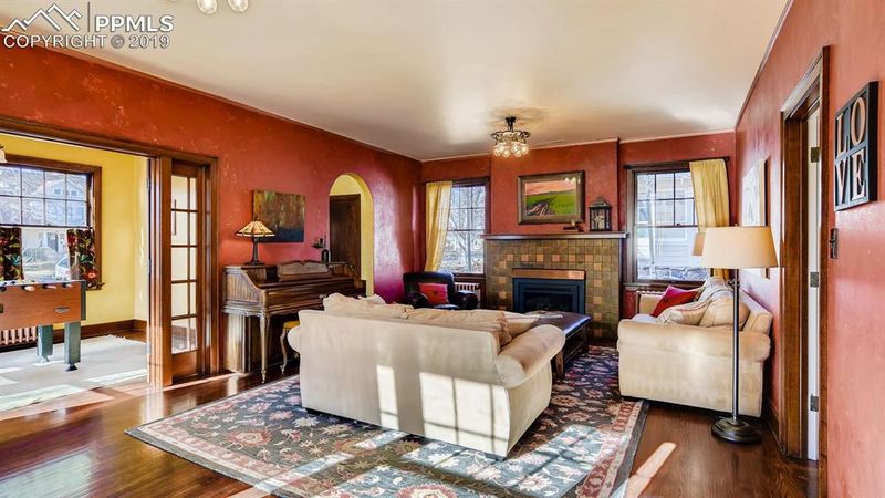 1811 Wood Ave, Colorado Springs, CO 80907