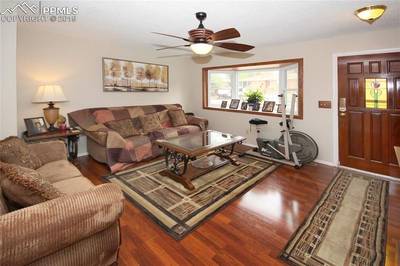 1813 Koshare St, Colorado Springs, CO 80904