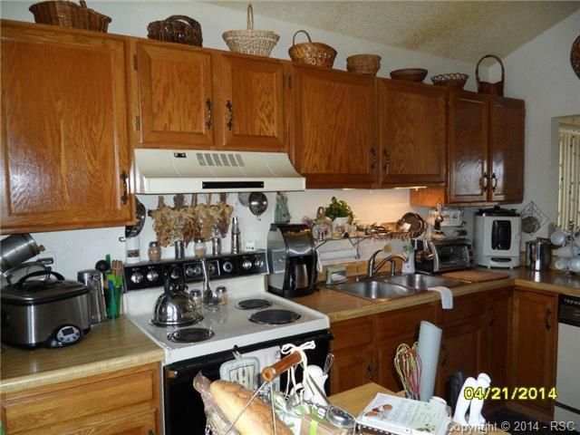 1815 Leoti Dr, Colorado Springs, CO 80915