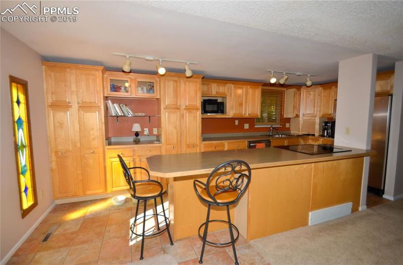 1816 Ridgeway Ave, Colorado Springs, CO 80906