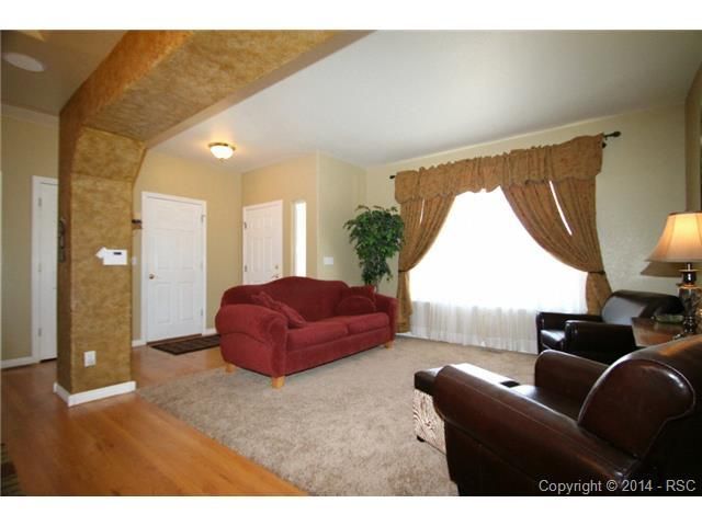 1818 Queens Canyon Ct, Colorado Springs, CO 80921