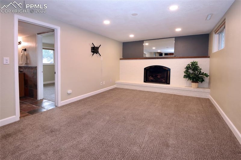 1818 Wooten Rd, Colorado Springs, CO 80915