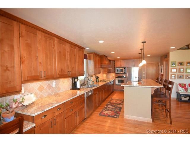18190 Lakeview Ln, Monument, CO 80132