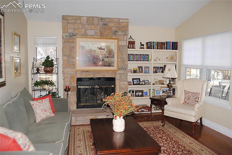182 Cobblestone Dr, Colorado Springs, CO 80906