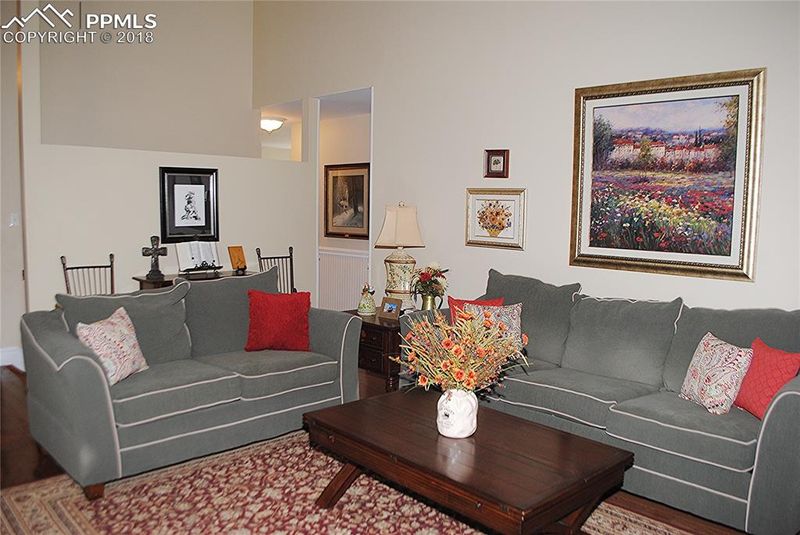 182 Cobblestone Dr, Colorado Springs, CO 80906