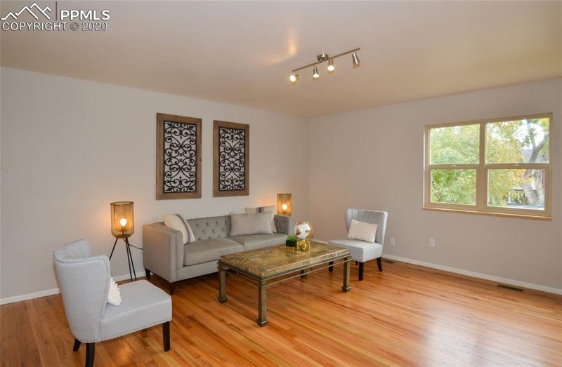 182 Dexter St, Colorado Springs, CO 80911