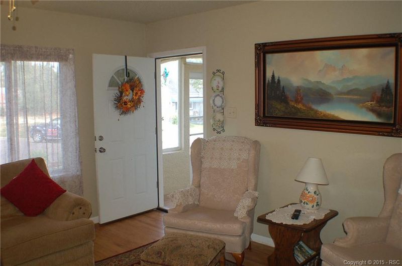 182 Marian Dr, Pueblo, CO 81004