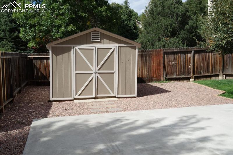 1820 Warm Tree Dr, Colorado Springs, CO 80919