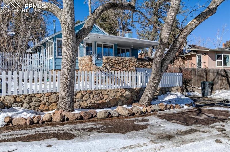 1824 Ridgeway Ave, Colorado Springs, CO 80906