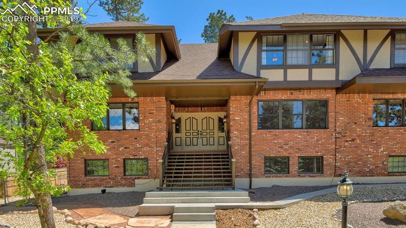 1825 Pine Grove Ave, Colorado Springs, CO 80906