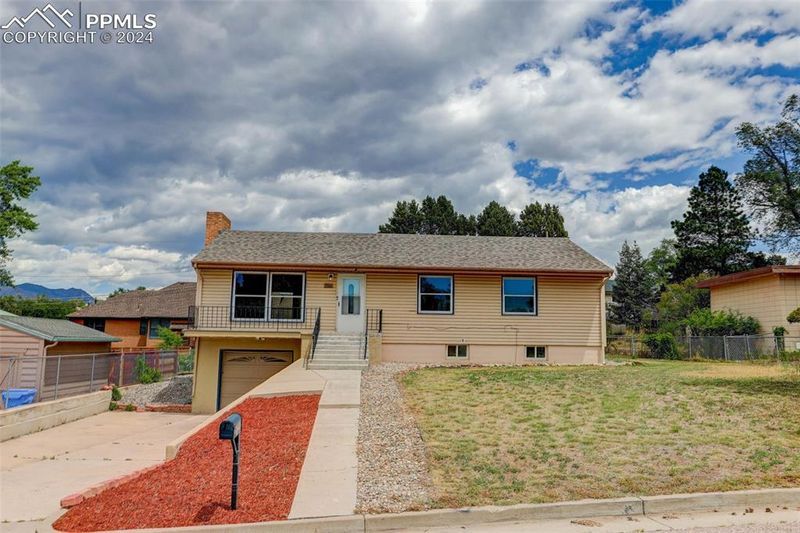 1828 Pejn Ave, Colorado Springs, CO 80904