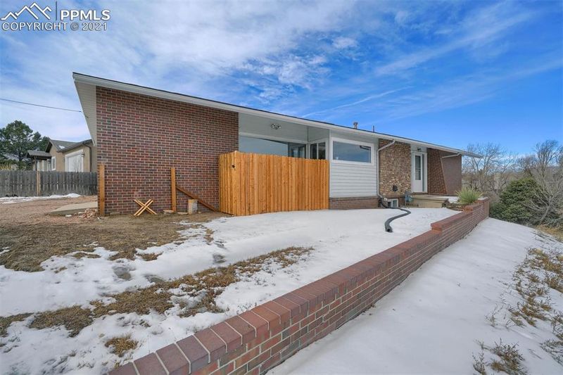 183 Stratmoor Dr, Colorado Springs, CO 80906