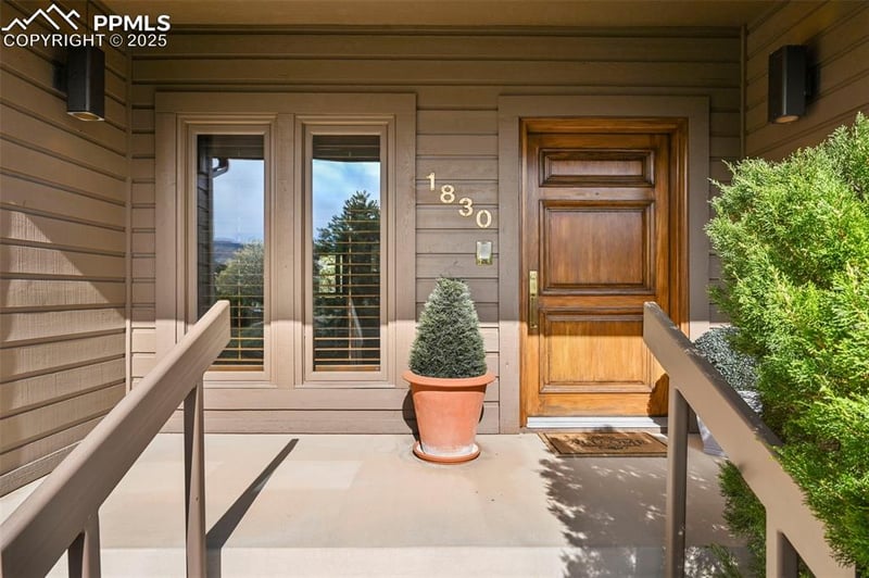 1830 Coyote Point Dr, Colorado Springs, CO 80904