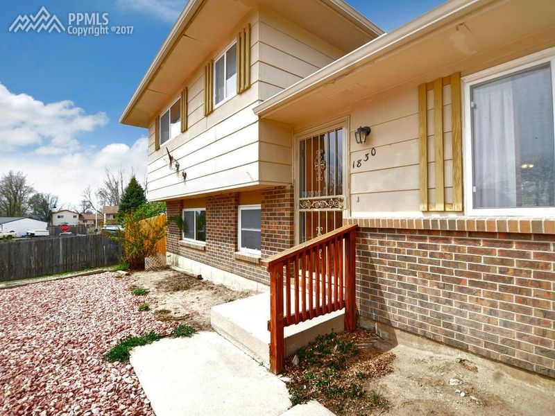 1830 Shawnee Dr, Colorado Springs, CO 80915