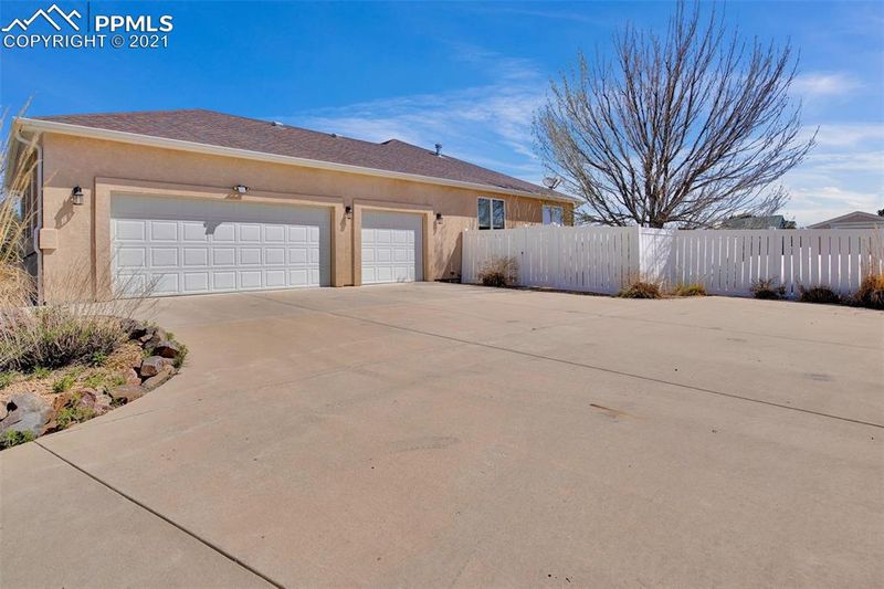 1832 Top Notch Trl, Penrose, CO 81240