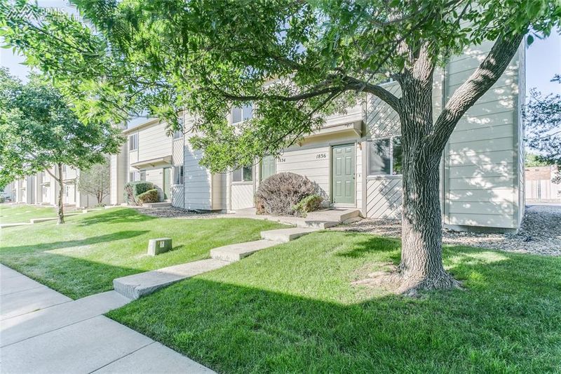 1834 Lanka Ln, Colorado Springs, CO 80915
