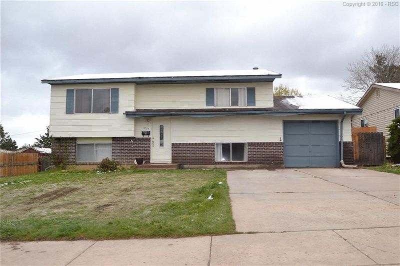 1837 Del Mar Dr, Colorado Springs, CO 80910