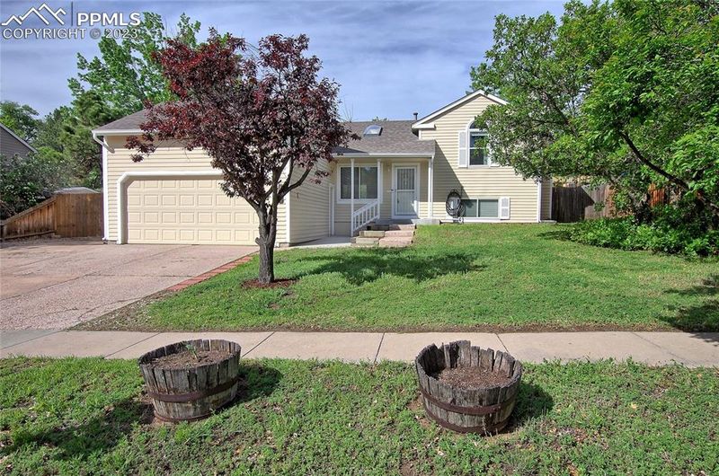 1837 Palm Dr, Colorado Springs, CO 80918