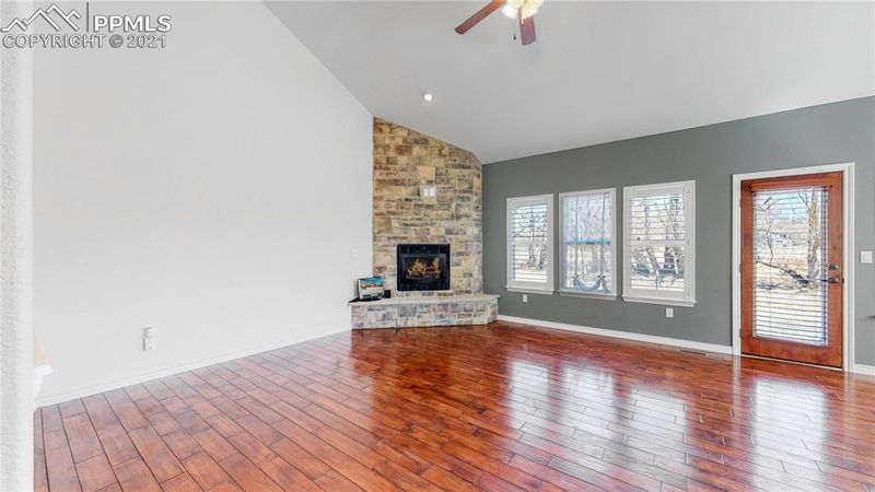 1841 Bel Lago Vw, Monument, CO 80132