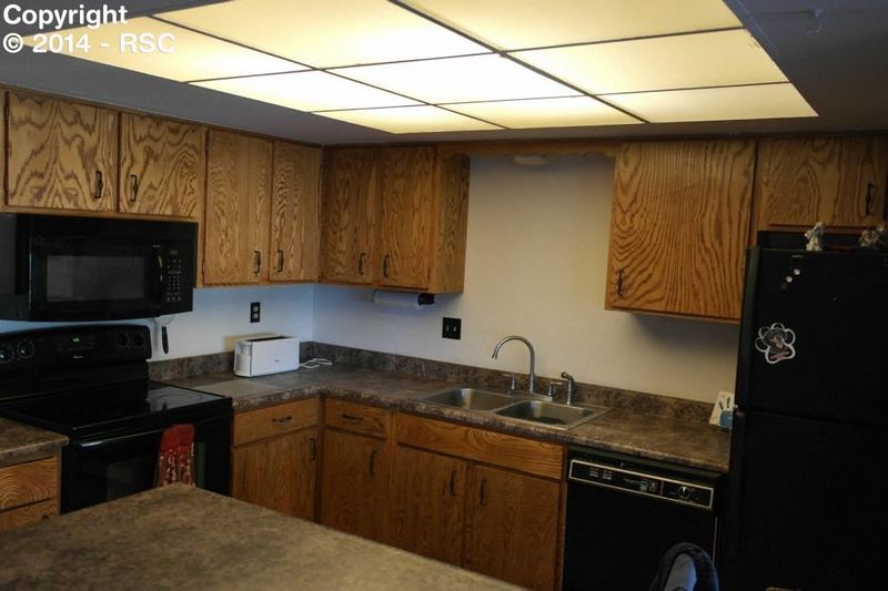 1843 Montezuma Dr, Colorado Springs, CO 80910