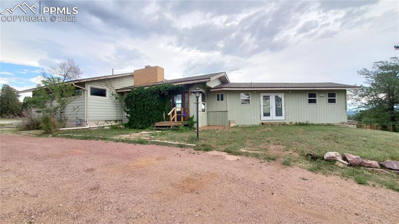 1845 Mesa Rd, Colorado Springs, CO 80904