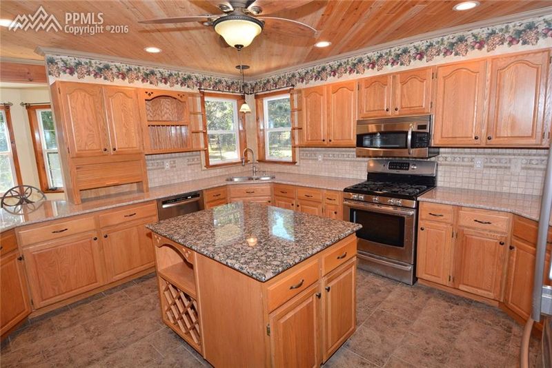 18475 Canterbury Dr, Monument, CO 80132