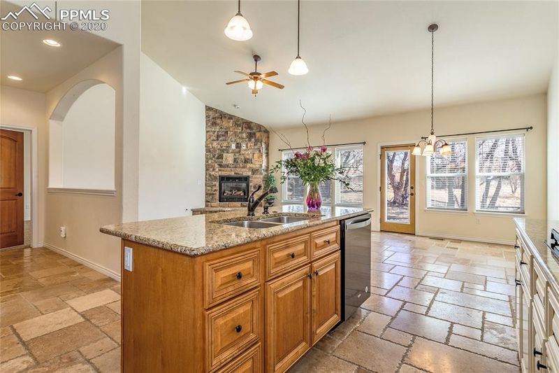 1851 Bel Lago Vw, Monument, CO 80132