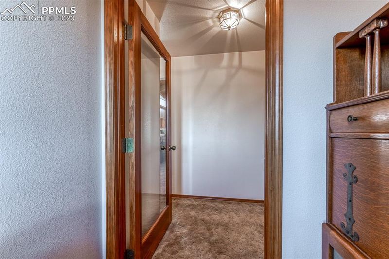 18520 Shannon Rd, Colorado Springs, CO 80908
