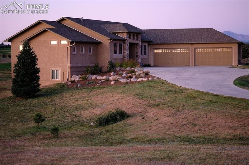1854 Penny Royal Ct, Monument, CO 80132