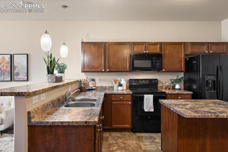 1858 Final View Al, Colorado Springs, CO 80910