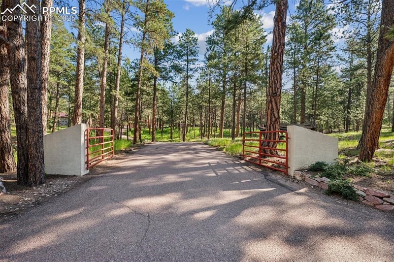 18585 Arrowwood Dr, Monument, CO 80132