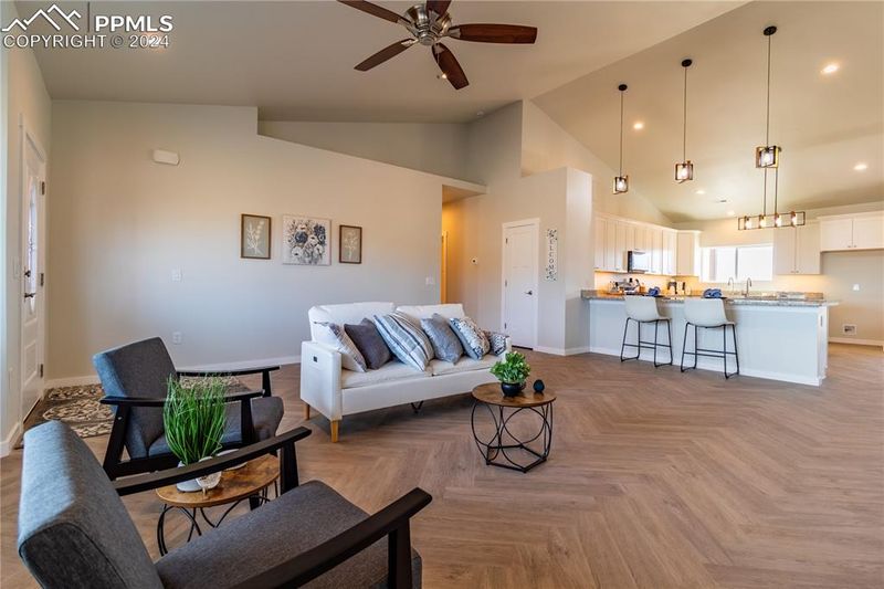 1860 W Chimazo Dr, Pueblo, CO 81007