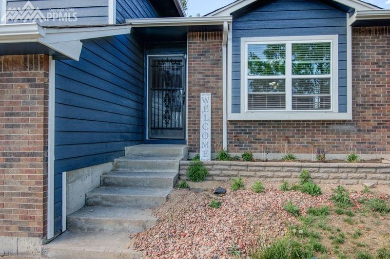 1860 Leoti Dr, Colorado Springs, CO 80915