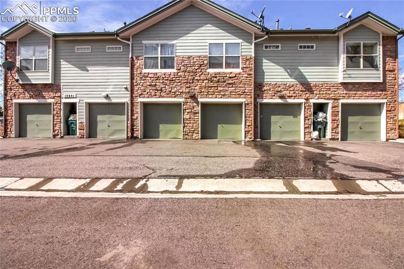 18641 E Water Dr #C, Aurora, CO 80013
