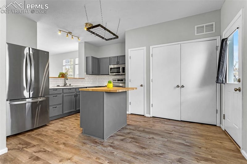 1867 Flintshire St, Colorado Springs, CO 80910