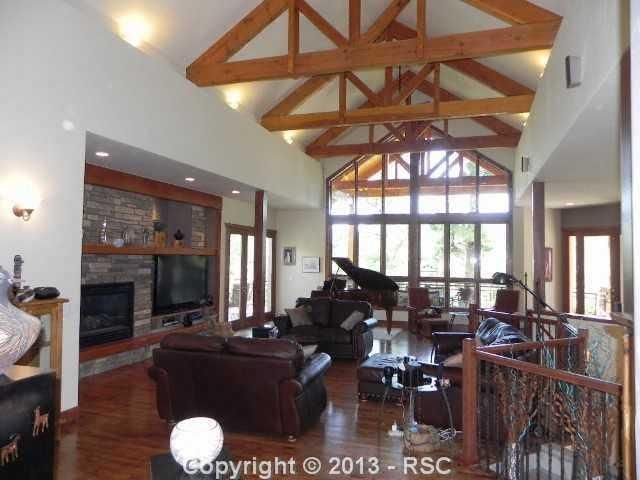 1870 Senecio Dr, Larkspur, CO 80118