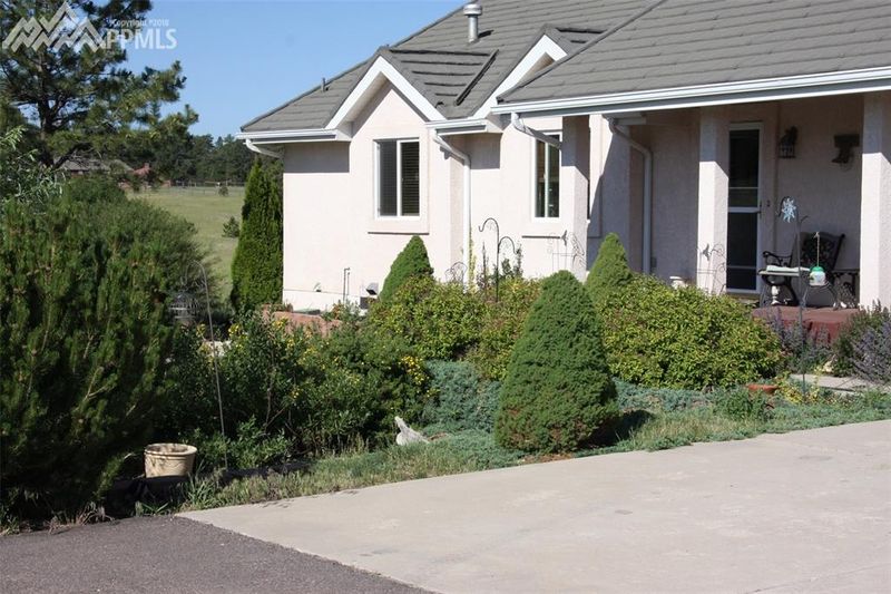 18710 N Kerry Run Rd, Colorado Springs, CO 80908