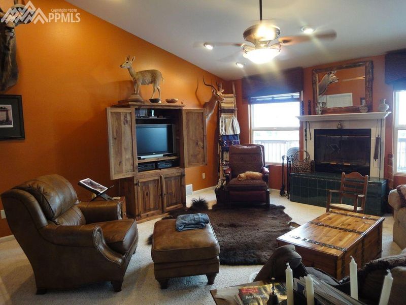 18710 N Kerry Run Rd, Colorado Springs, CO 80908